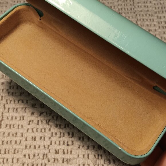 Tiffany & Co. hard shell hinged eyeglasses case - Picture 12 of 13